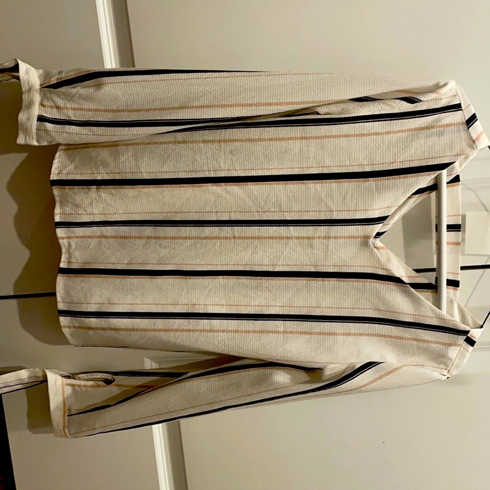 Tie sleeve and key hole long sleeve striped small
